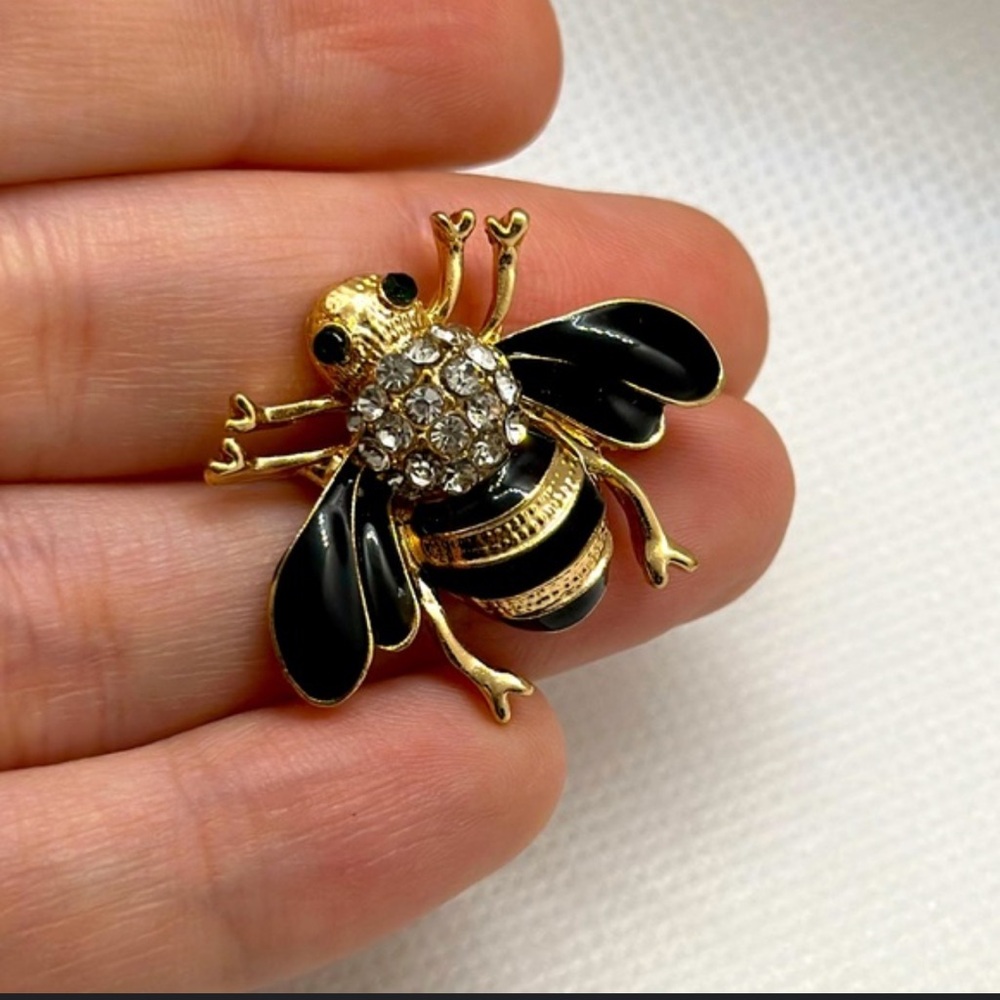 New Delicate Little BEE Crystal and Rhinestone Pin Brooch